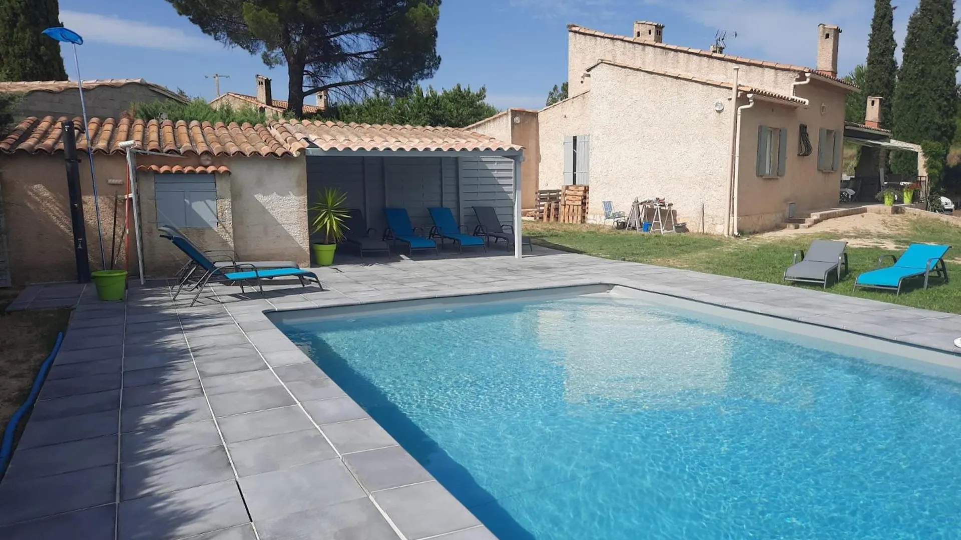 Villa Avec Piscine Dans Le Luberon La Tour-d'Aigues 0*,  France