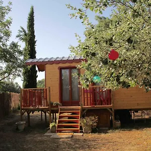 Maison d'hôtes Roulotte Aux Peupliers, La Tour-dʼAigues